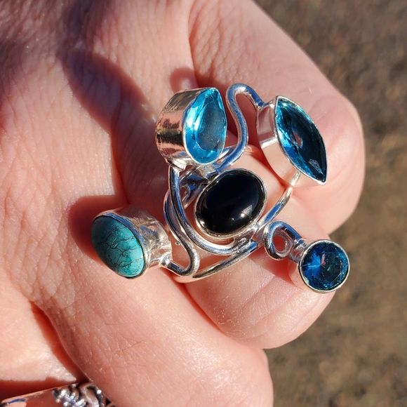 New Twisted Black Onyx, Turquoise and Blue Topaz Silver Ring. - Picture 11 of 12